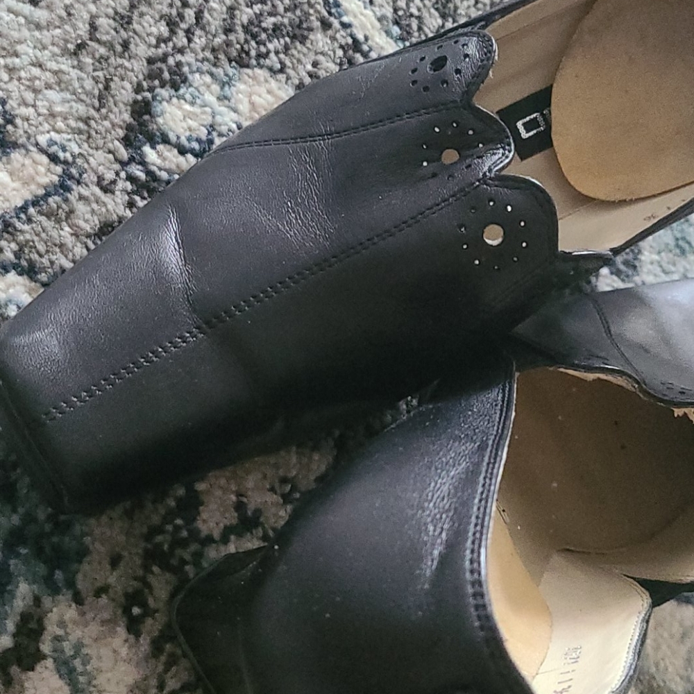 Shoes - Picture 4 of 4